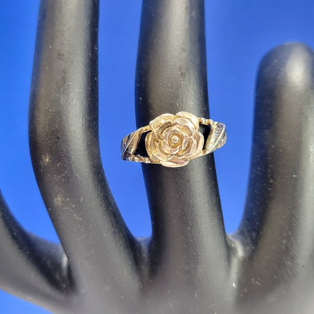 Vintage Sterling Silver Laser Cut Rose Ring Size 6 - Picture 2 of 6